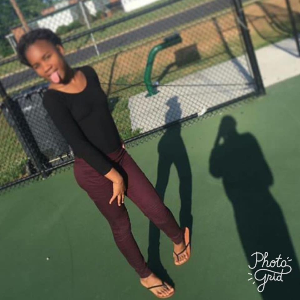 Meet your Posher, Enila